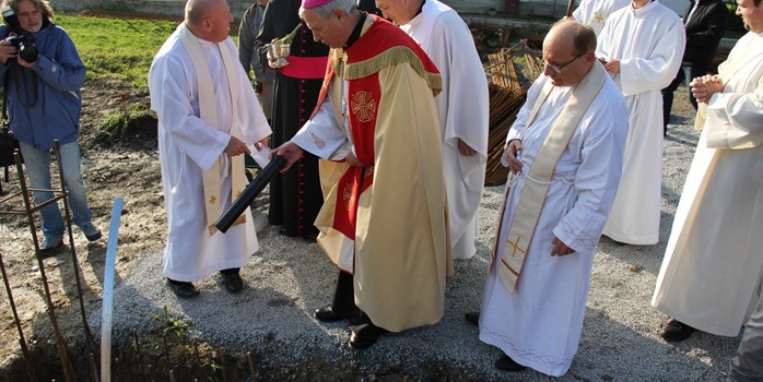 Jedinstvena crkva sv. Ivana Pavla. II, pape u Poznanovcu